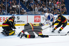 Oilers Canucks Hockey