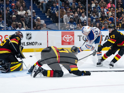 Oilers Canucks Hockey