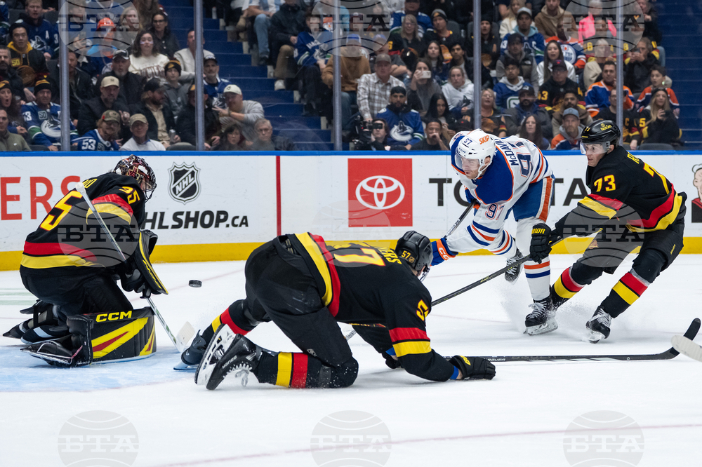 Oilers Canucks Hockey