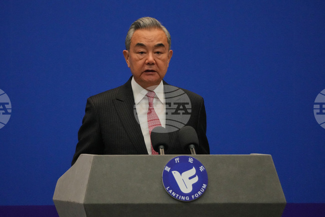 Китайският външен министър разговаря по телефона с Марко Рубио преди срещата между Тръмп и Си