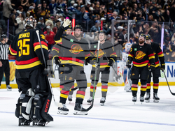 Oilers Canucks Hockey