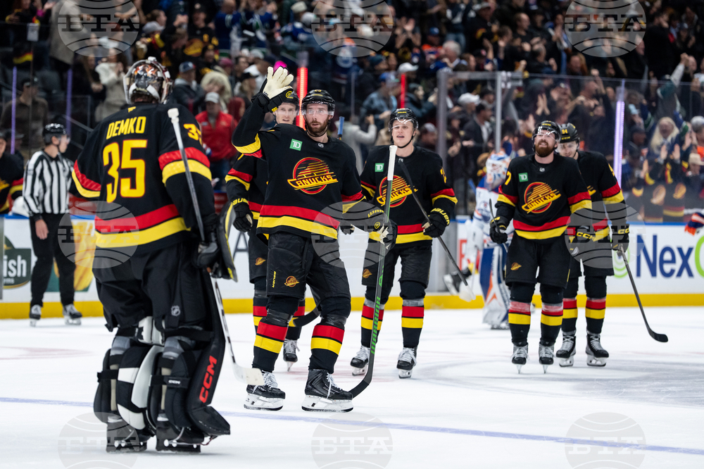 Oilers Canucks Hockey