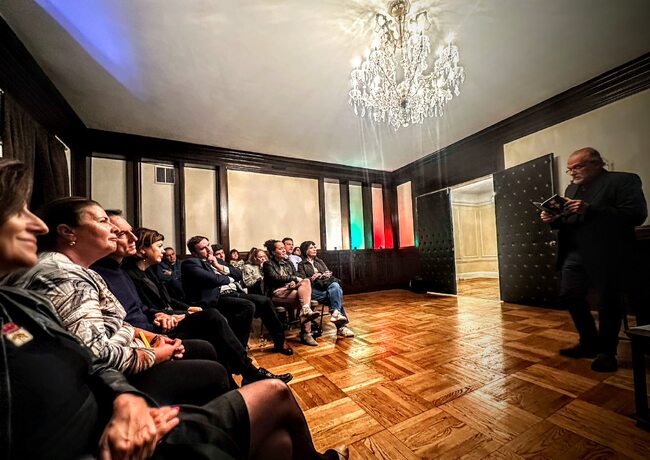 Поетът и писател Владимир Левчев представи последните си произведения в Генералното консулство на България в Ню Йорк