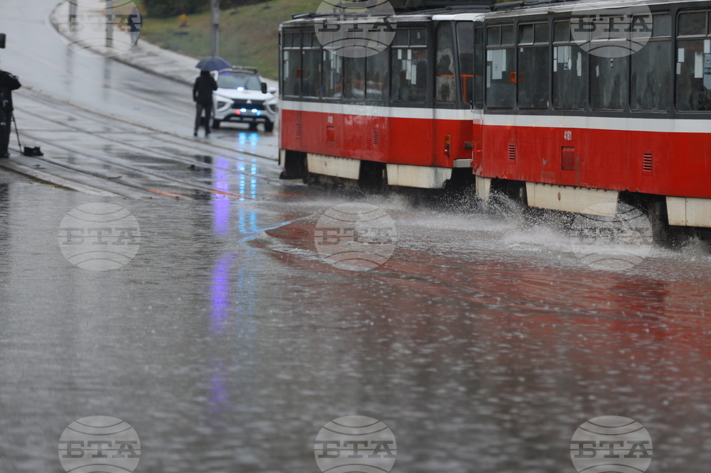 Пуснато е движението на две от трамвайните линии по бул. "Асен Йорданов" преди "Шипченски проход"