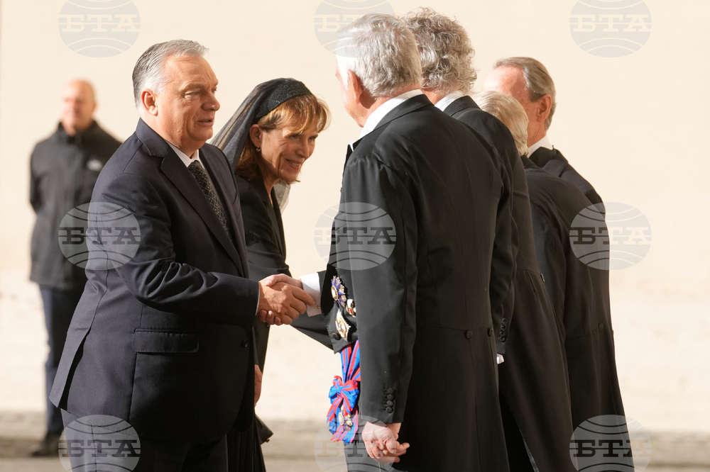  Орбан проведе срещи с Мелони и с папа Лъв Четиринадесети по време на визити в Италия и Ватикана