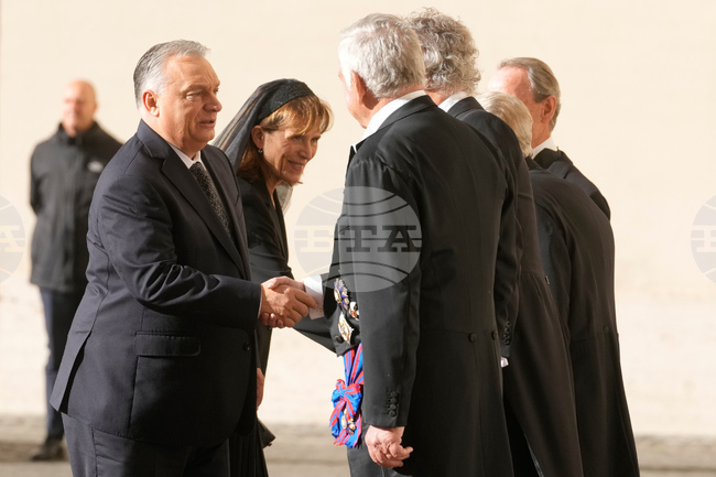  Орбан проведе срещи с Мелони и с папа Лъв Четиринадесети по време на визити в Италия и Ватикана