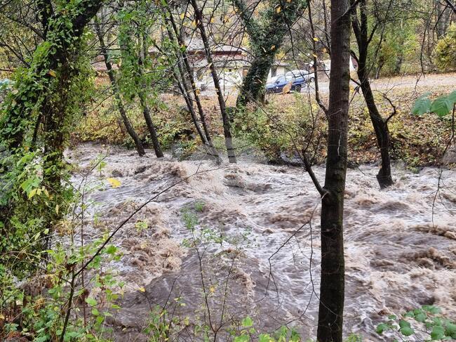 Река Язо е излязла от коритото си, екипи работят на терен, съобщиха от Община Разлог