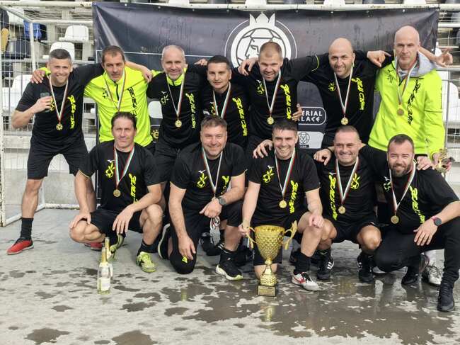 Пернишкият отбор по минифутбол Зелен свят стана шампион в Националния турнир за ветерани – 2025 в Стара Загора