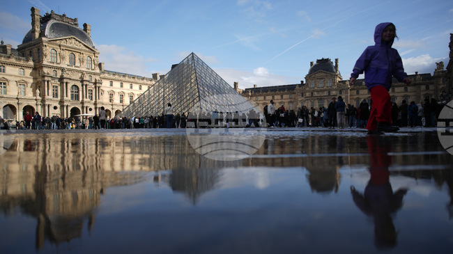 Потребителските очаквания за инфлацията в еврозоната остават без промяна през ноември, прогнозите за икономиката се влошават, отчита ЕЦБ