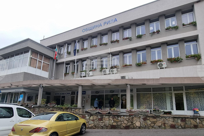 Агенция "Пътна инфраструктура" призовава шофьорите да се движат с повишено внимание по пътя Рила - Рилски манастир