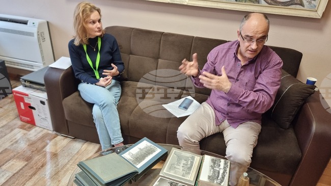 Регионалният исторически музей в Хасково получи като дарение три албума с редки снимки от периода 1938-1941 г.