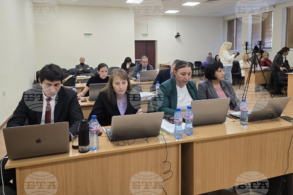 Общинският съвет в Панагюрище одобри показателите за допълнителните възнаграждения на кмета на общината и кметовете на кметства