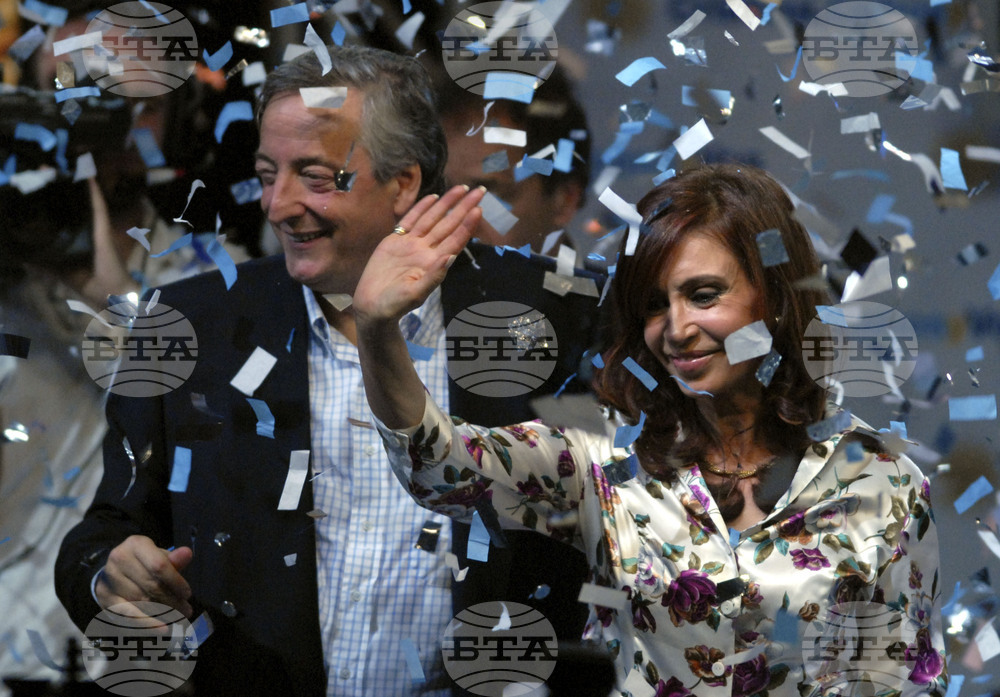 На 28 октомври 2007 г. първата дама на Аржентина Кристина Фернандес е избрана за президент на страната