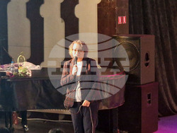 Търговище - Нешка Робева - среща с ученици