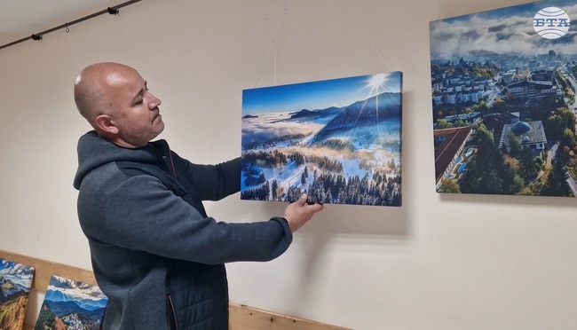 Трета самостоятелна фотоизложба, улавяща атмосферата на планината и нейната мистика, представи смолянчанинът Михаил Хубчев