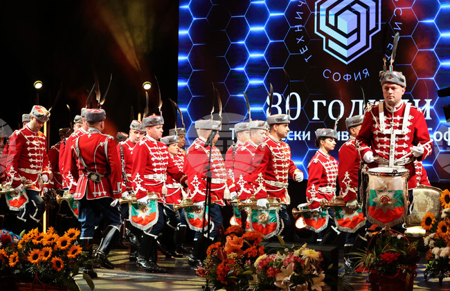 Техническият университет в София отбеляза своята 80-годишнина с тържествен концерт-спектакъл в Народния театър "Иван Вазов"