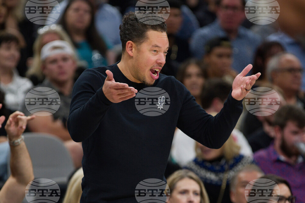Raptors Spurs Basketball