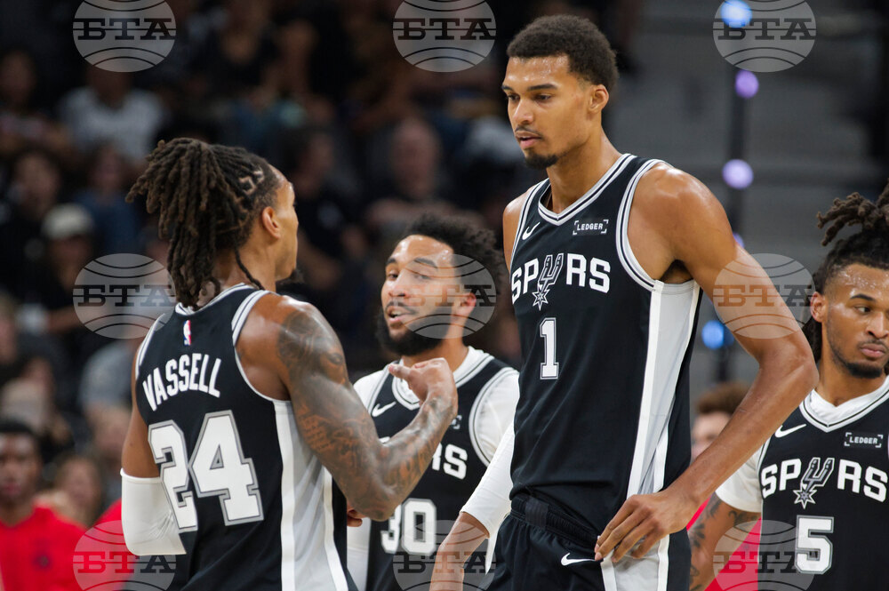 Raptors Spurs Basketball