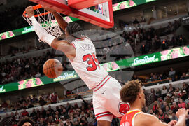 Hawks Bulls Basketball