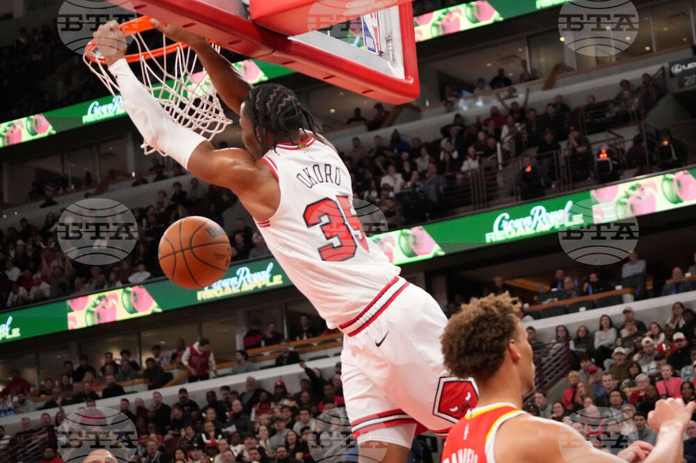 Hawks Bulls Basketball