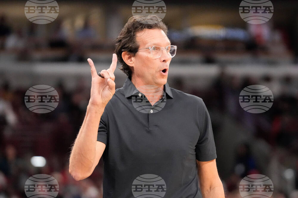 Hawks Bulls Basketball