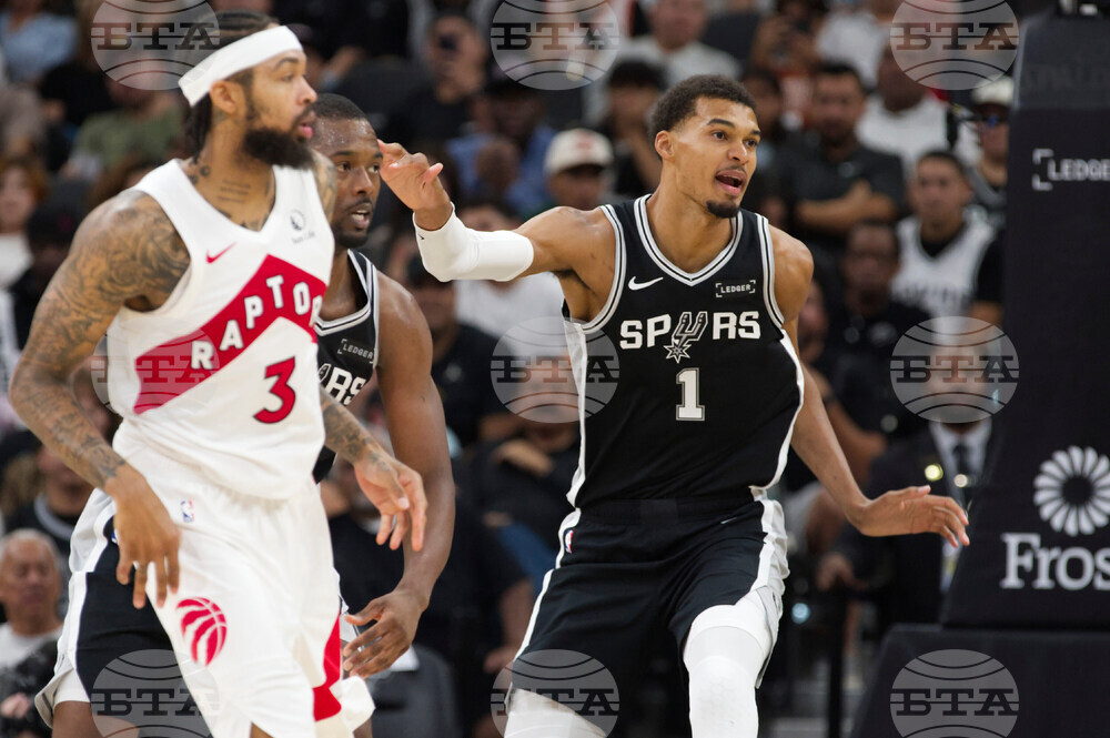 Raptors Spurs Basketball