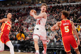 Hawks Bulls Basketball