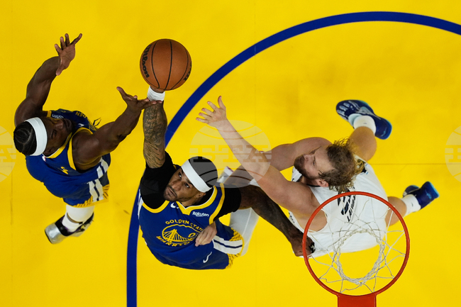 CORRECTION Grizzlies Warriors Basketball