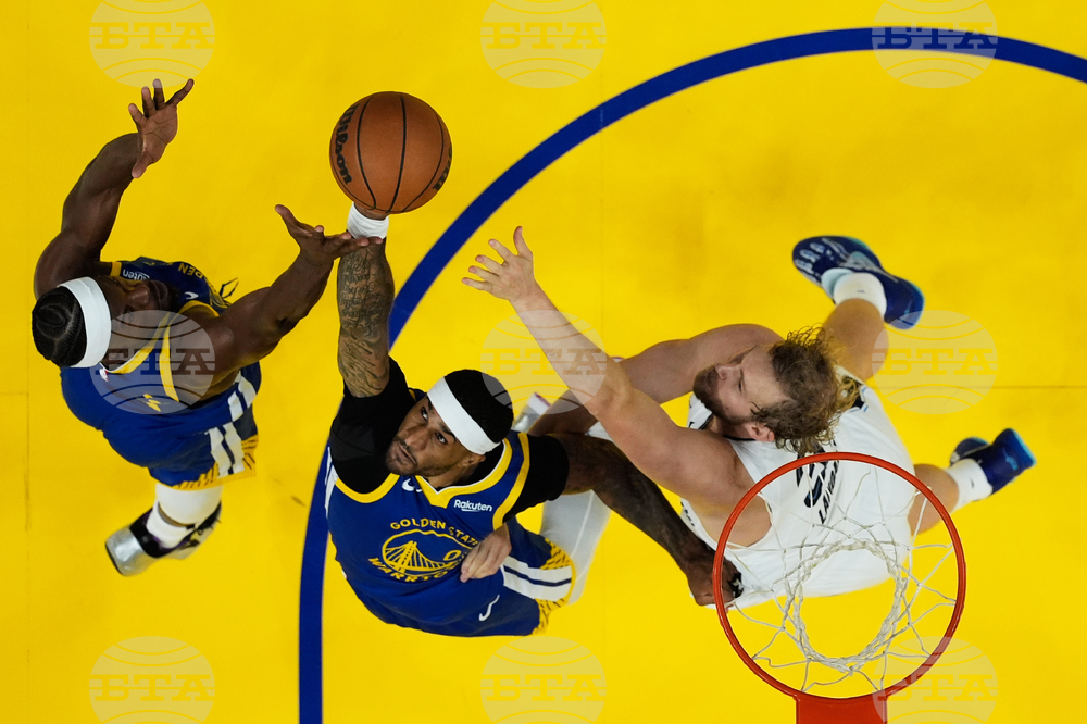 CORRECTION Grizzlies Warriors Basketball