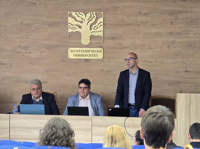 Лабораторията по предприемачество и иновации представи нови технологични решения за устойчиво управление на горите