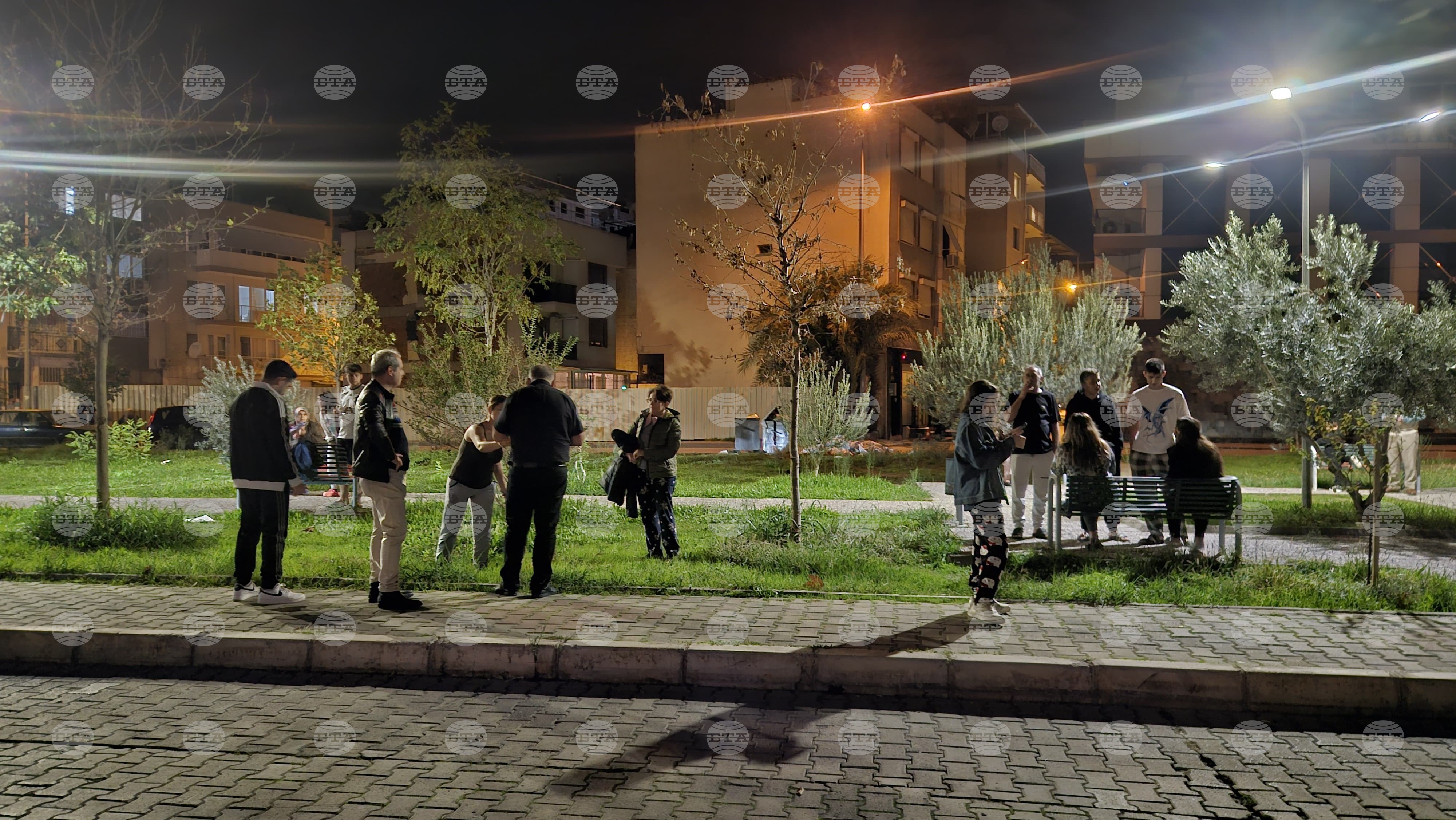 След земетресението в Турция: 22 ранени, 4 паднали сгради и 25 сигнала за проблемни постройки