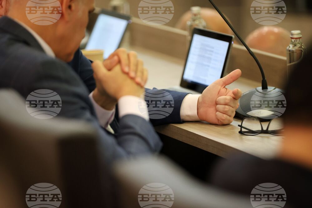 Община Бургас може да кандидатства с проект за обновяване на спортен център „Славейков“, решиха общинските съветници