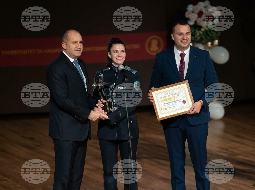 Румен Радев: Младите хора на България са призвани да изметат невежеството и лъжата от обществения живот и да изградят морално и достойно общество