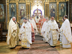 Храм „Св. мчца Параскева“ - Патриаршеска св. литургия