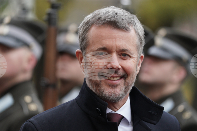 Кралят на Дания ще посети Гренландия следващия месец