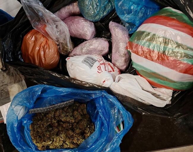 Повдигнаха обвинения срещу 36-годишен мъж за държане с цел разпространение на марихуана за над 36 хиляди лева