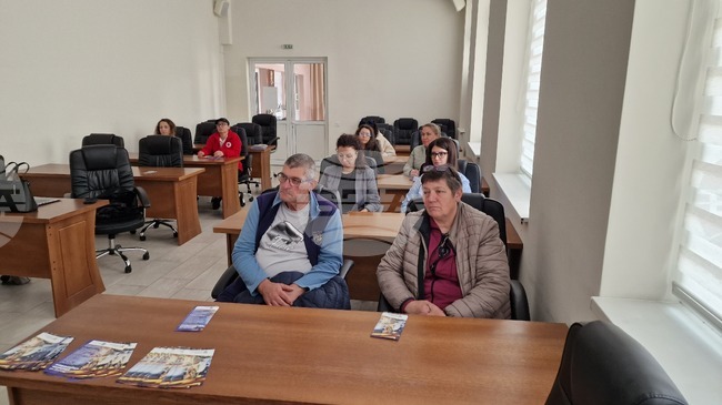 Въпроси за връщането на ресто, плащанията с дебитни карти и сигурността бяха обсъдени на информационни срещи за еврото в седем града у нас