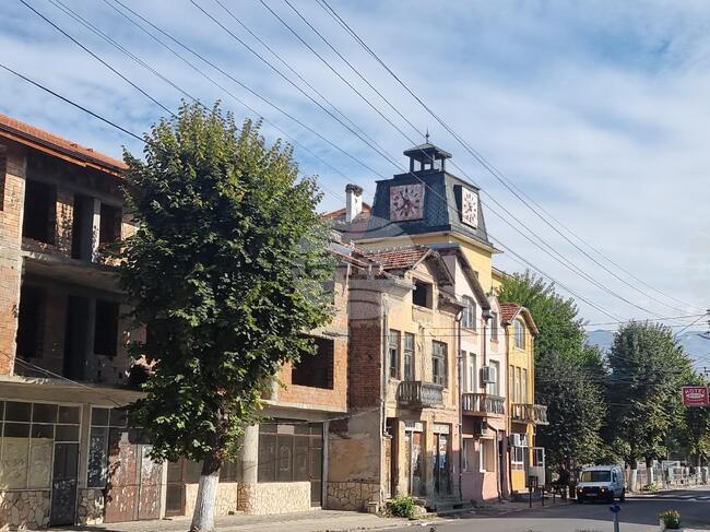 Мъж намери непознато 13-годишно дете в дома на свой роднина в Кочериново