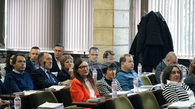 Да бъде открита процедура по отчуждаване на имоти, необходими за разширяването на гробищния парк в Добрич, приеха общинските съветници