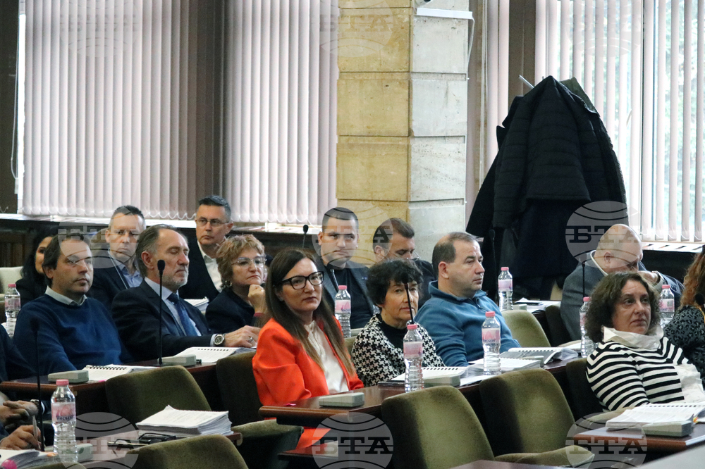 Да бъде открита процедура по отчуждаване на имоти, необходими за разширяването на гробищния парк в Добрич, приеха общинските съветници