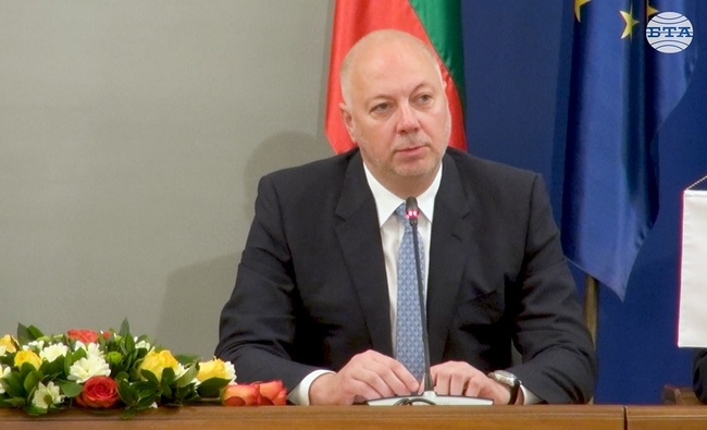 Това е огромен напредък в българските индустриални и отбранителни способности, каза премиерът Росен Желязков за договора с „Райнметал“