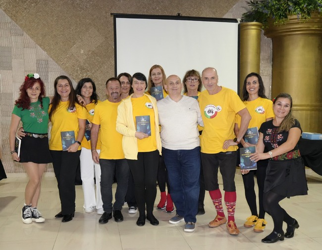 Представители на Фолклорна танцова група „Пъстър хоровод“ от Коядо Виялба, Испания, участваха в танцов семинар, воден от Христо Димитров