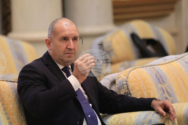 Изцяло в отговорността на правителството е как договорът с „Райнметал“ отстоява българския национален интерес, каза Румен Радев