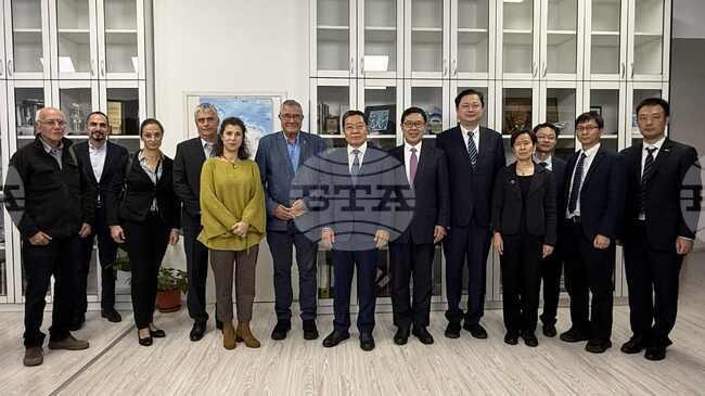 Chinese Delegation Visits National Center for Polar Studies at Sofia University