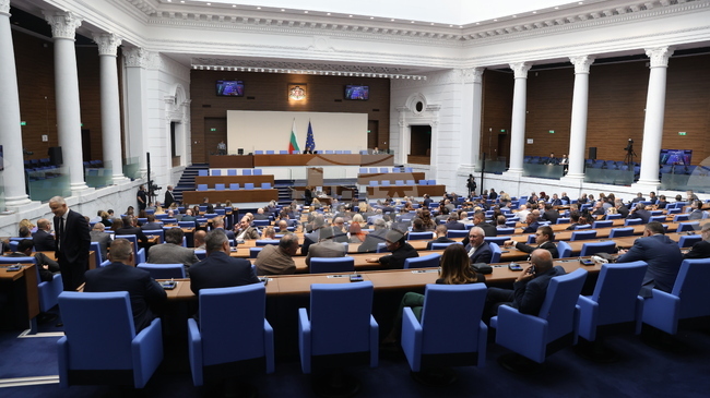 First-reading Amendments Allow Nurses to Participate in National Framework Agreement Negotiations