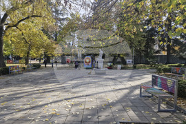 Търговище - централна градска част - цветни пейки