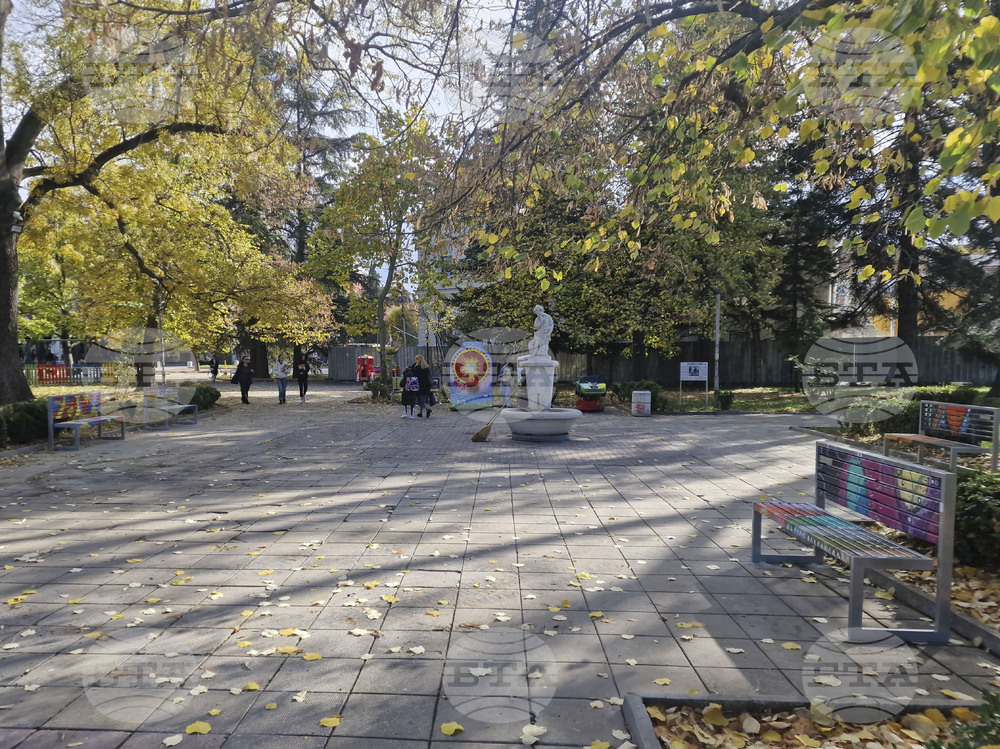 Търговище - централна градска част - цветни пейки