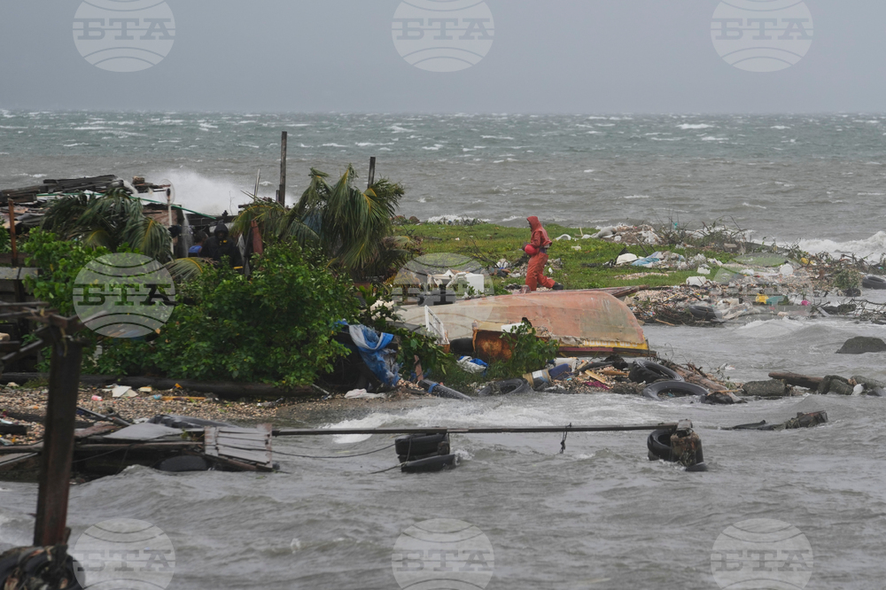 Предупреждение за наводнения е издадено в Доминиканската република след преминаването на урагана "Мелиса"
