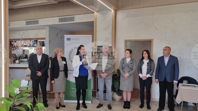 Над 200 души се срещнаха с 20 работодатели по време на изнесена трудова бърса във Велико Търново