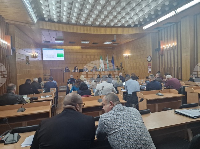 Продажба на имоти, ценоразпис на дървесина, концесионни договори бяха сред решенията на заседанието на Общинския съвет в Разград 